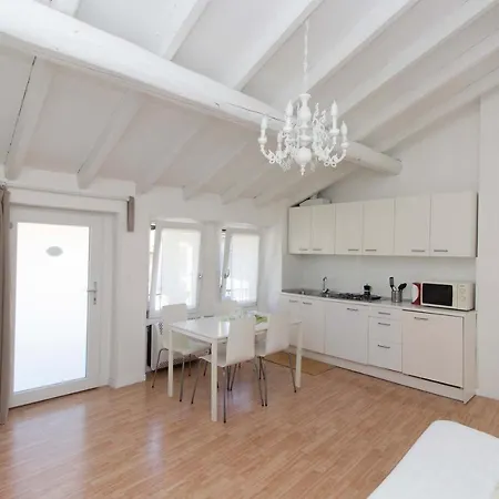 Serioli Apartment *